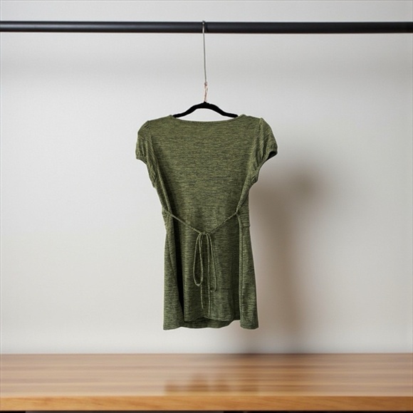Speechless Forest Green Women's Top size large - Picture 4 of 5
